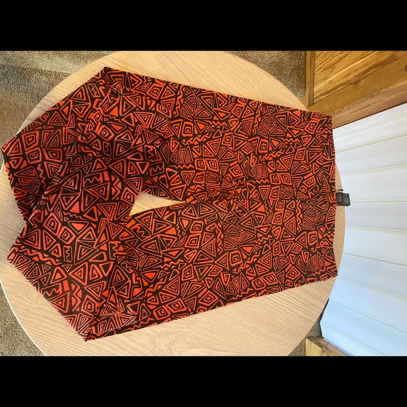 Forever 21 full length aztec print legging - Picture 3 of 3